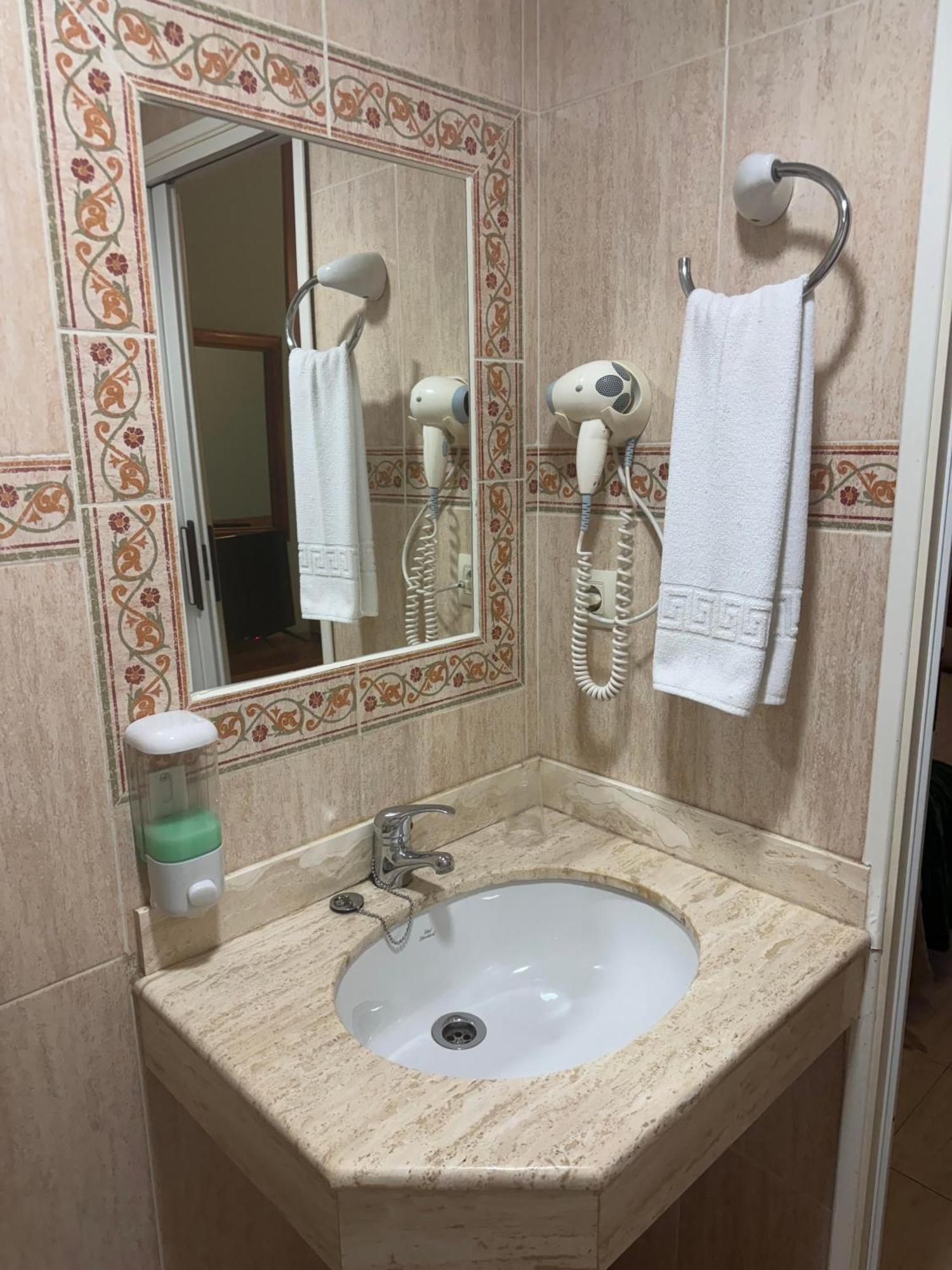 Las Ventas con Pena Aguilera Hostal Joaquin מראה חיצוני תמונה